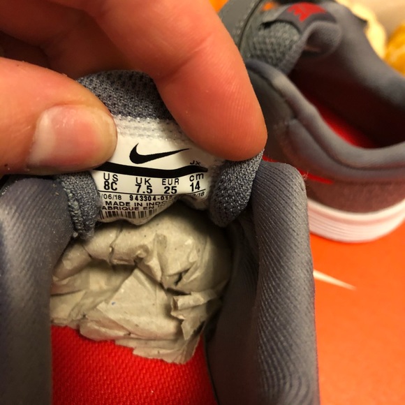 Nike toddler shoes - Picture 3 of 4